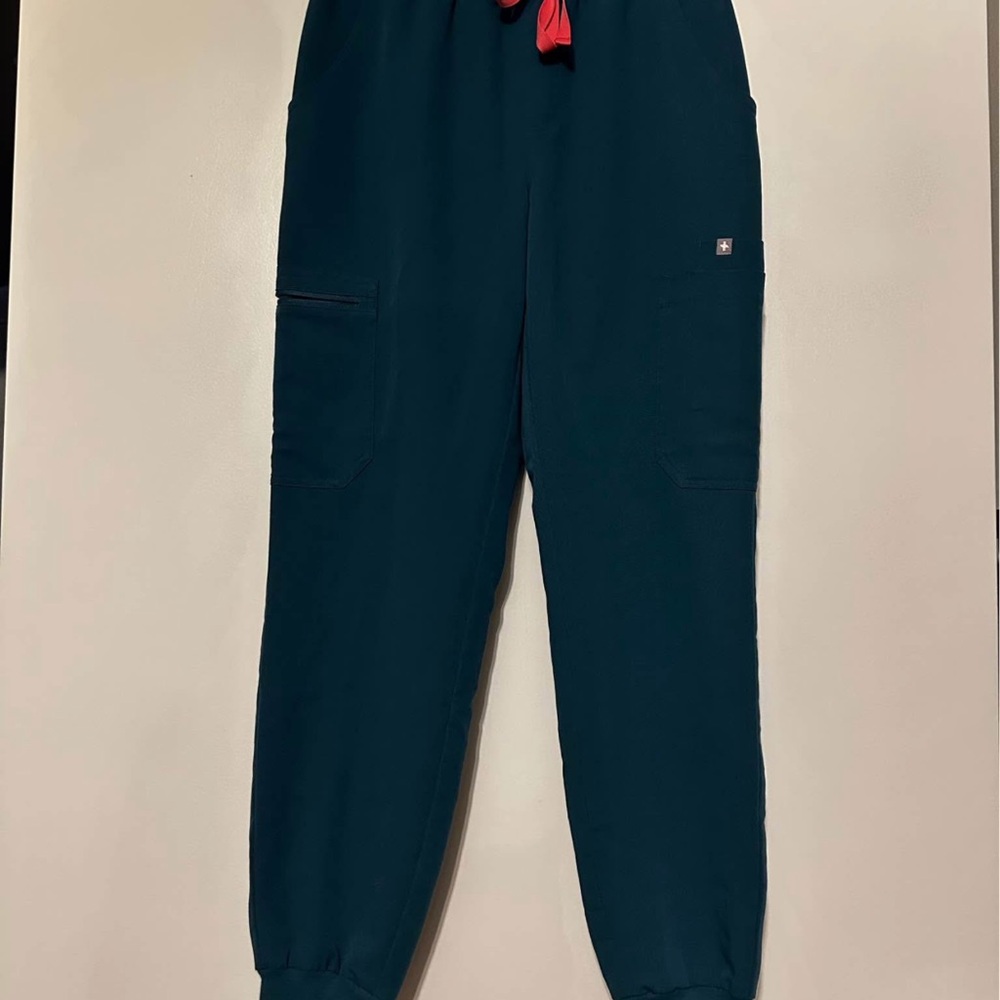 Two pairs of figs scrubs size S